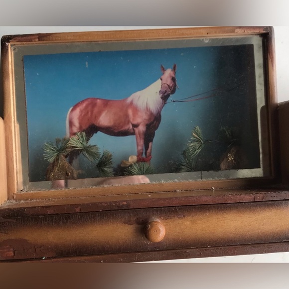 Tiny Vanity Jewelry Box With 
Lenticular 3D Horse Post Card Frame Made Japan - Picture 2 of 11